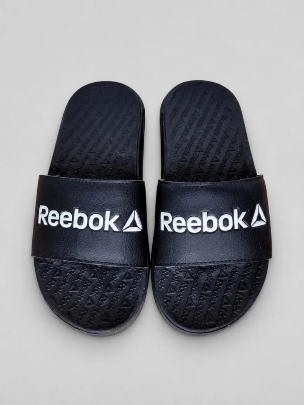 Youth Size 2 Reebok Dual Density Slide Sandals
